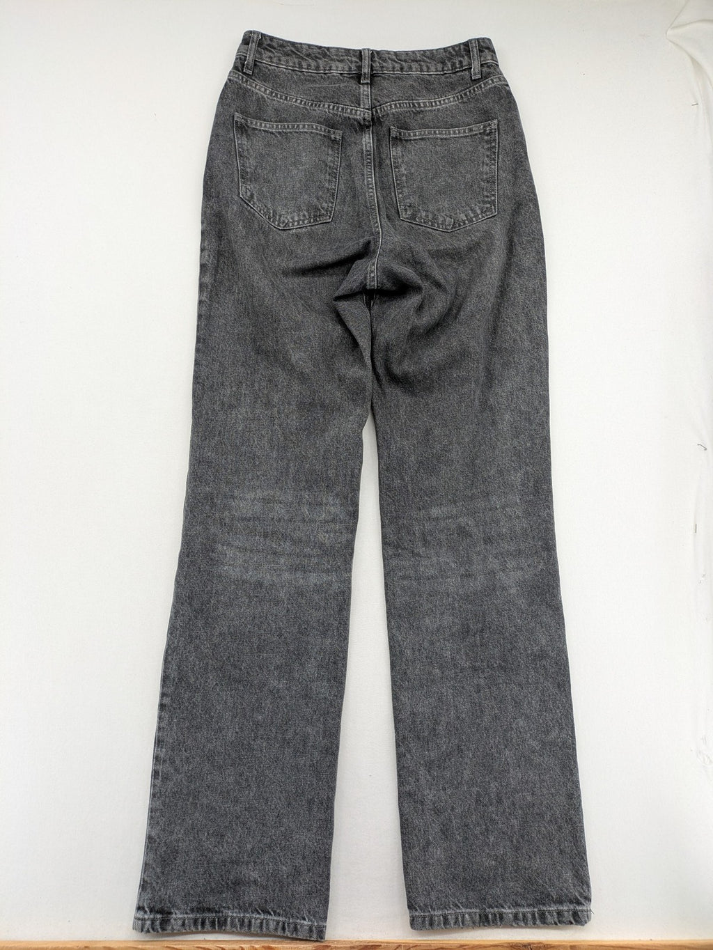 Zarina grey straight jeans high waist with classic 5-pocket design and washed denim texture.