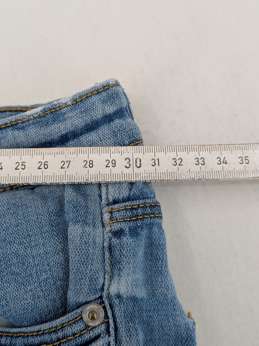 Zara blue high waist skinny jeans with classic wash and JOIN LIFE logo.