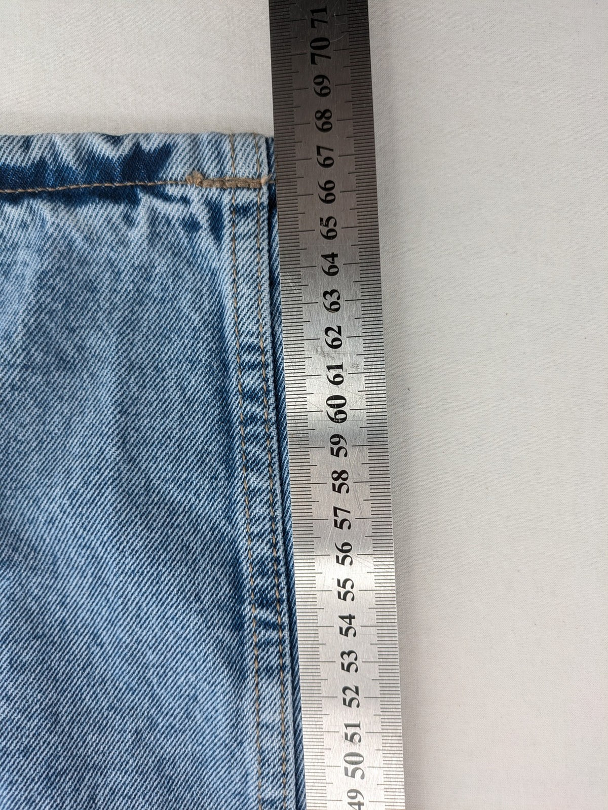 Janina blue mom jeans high-waist tapered leg with classic 5-pocket design.