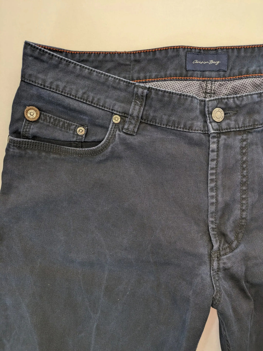 Christian Berg grey straight jeans with classic 5-pocket design and stretch cotton material.