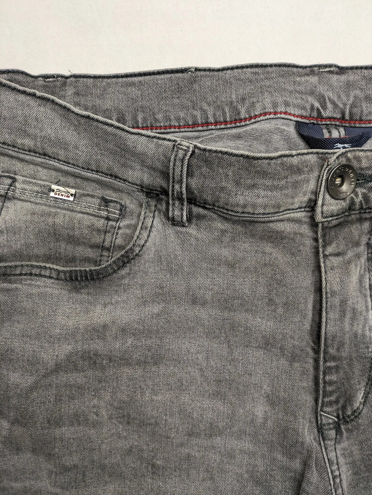 Engbers grey straight jeans stone washed with classic 5-pocket design and used look.