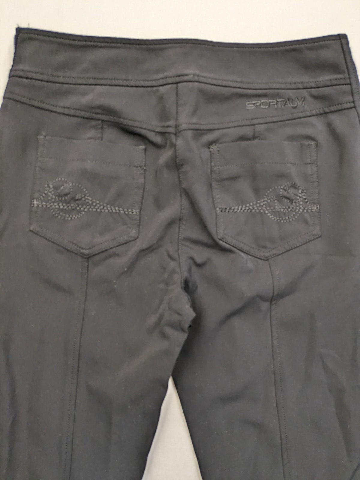 Sportalm Kitzbühel grey pants slim fit with embroidered back pockets and side zipper.