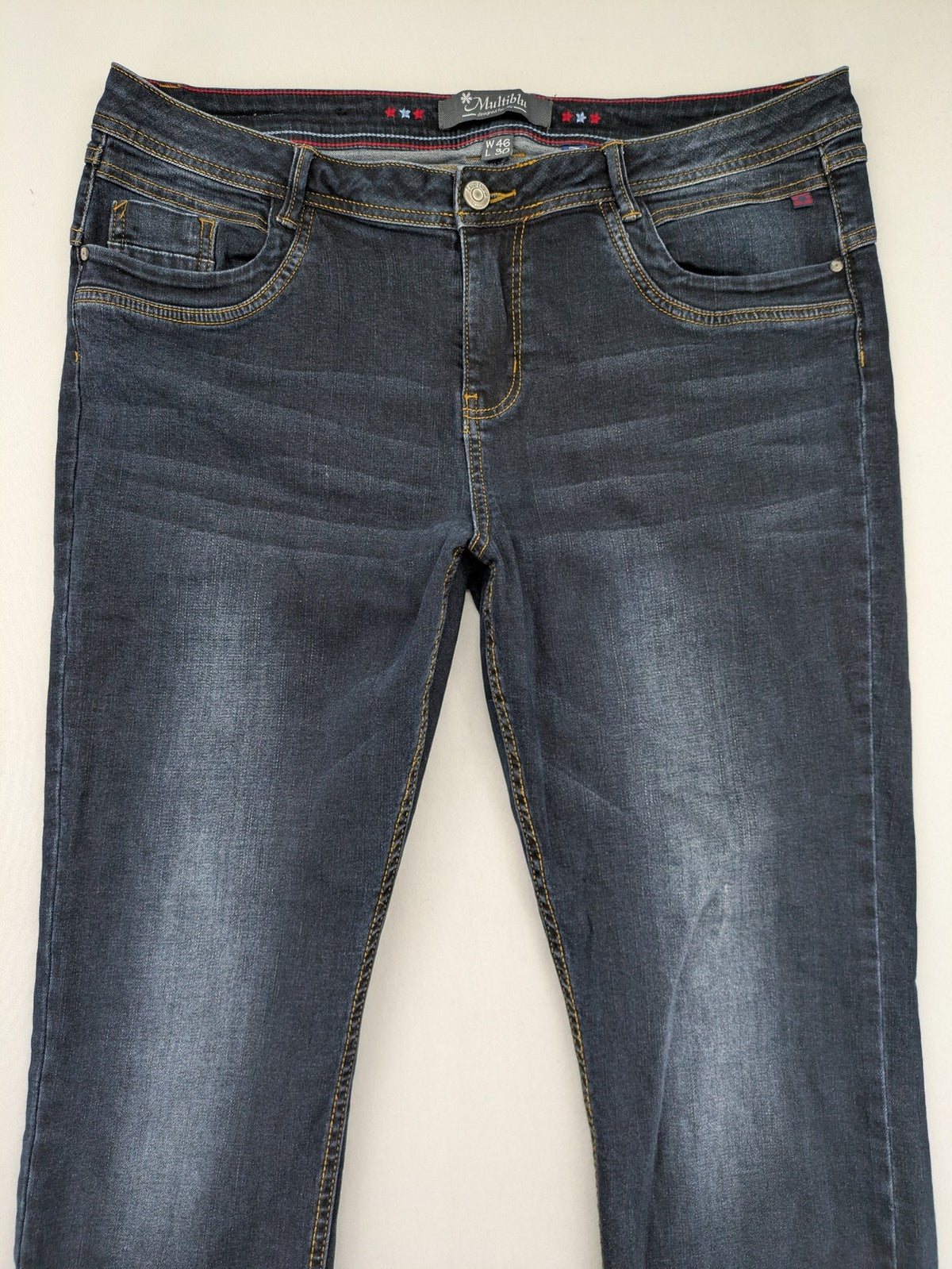 Multiblu blue straight jeans medium waist used look 5-pocket design with button and zipper.