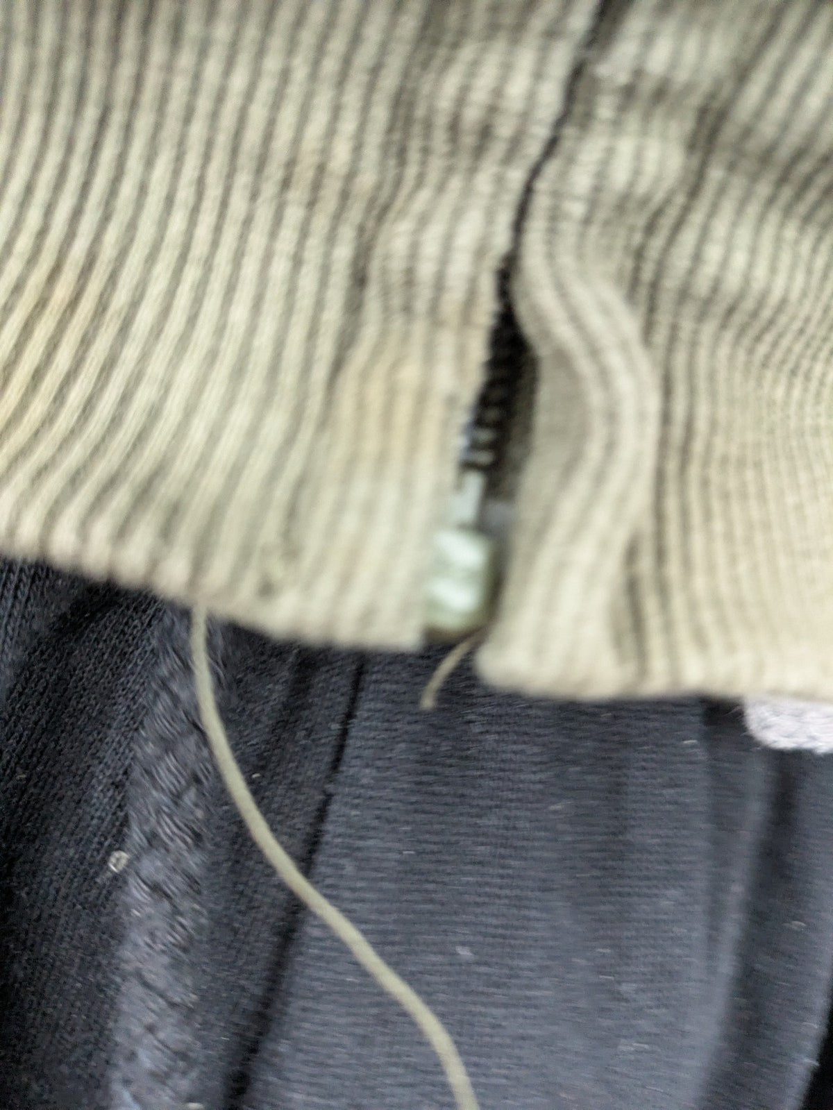 H&M grey skinny fit stretch jeans with modern design and durable denim material.