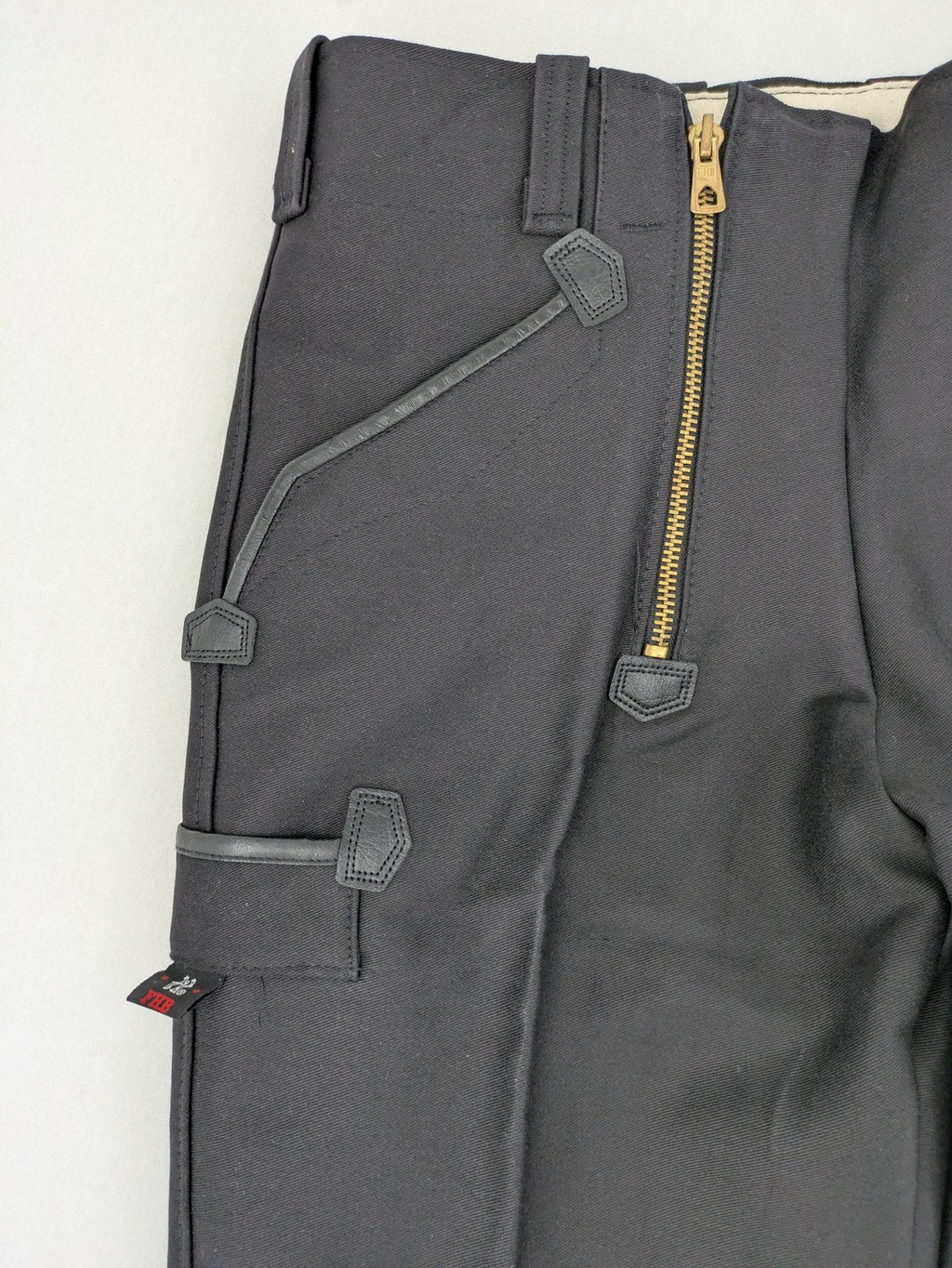 FHB hunting pants grey with double zipper and leather reinforcements, made from 100% cotton.