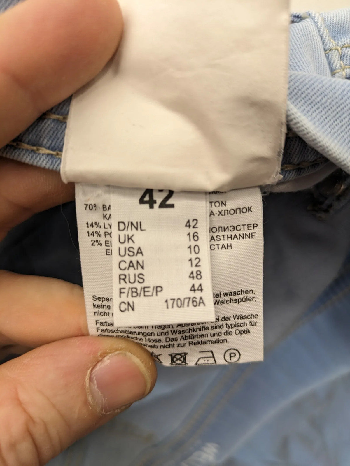 Zerres blue straight jeans 5-pocket style with stretch fabric and logo detail.