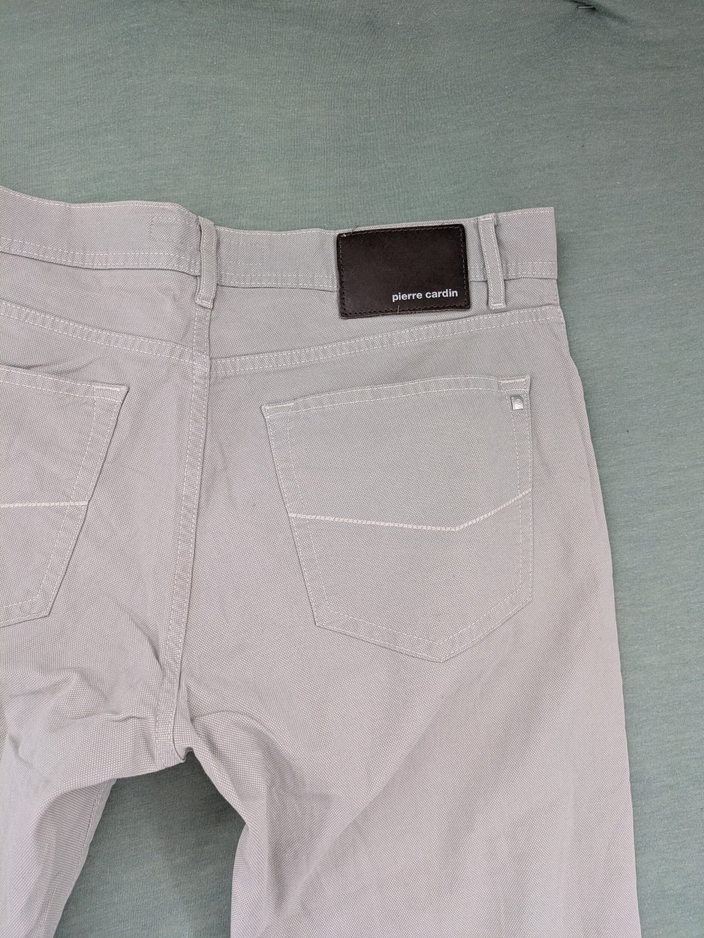 Pierre Cardin grey straight jeans W33 L34 cotton stretch with subtle logo detail.