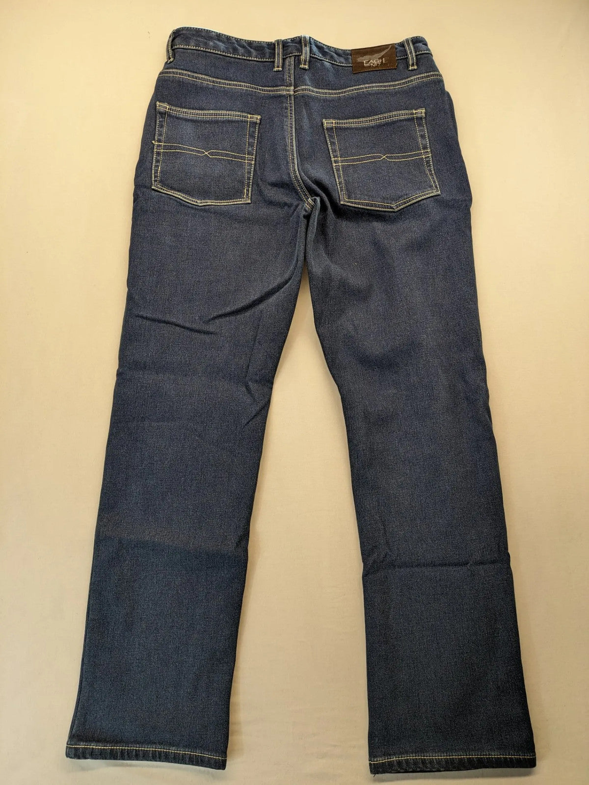 Eagle N°7 blue straight jeans with five-pocket design and soft thermal lining.