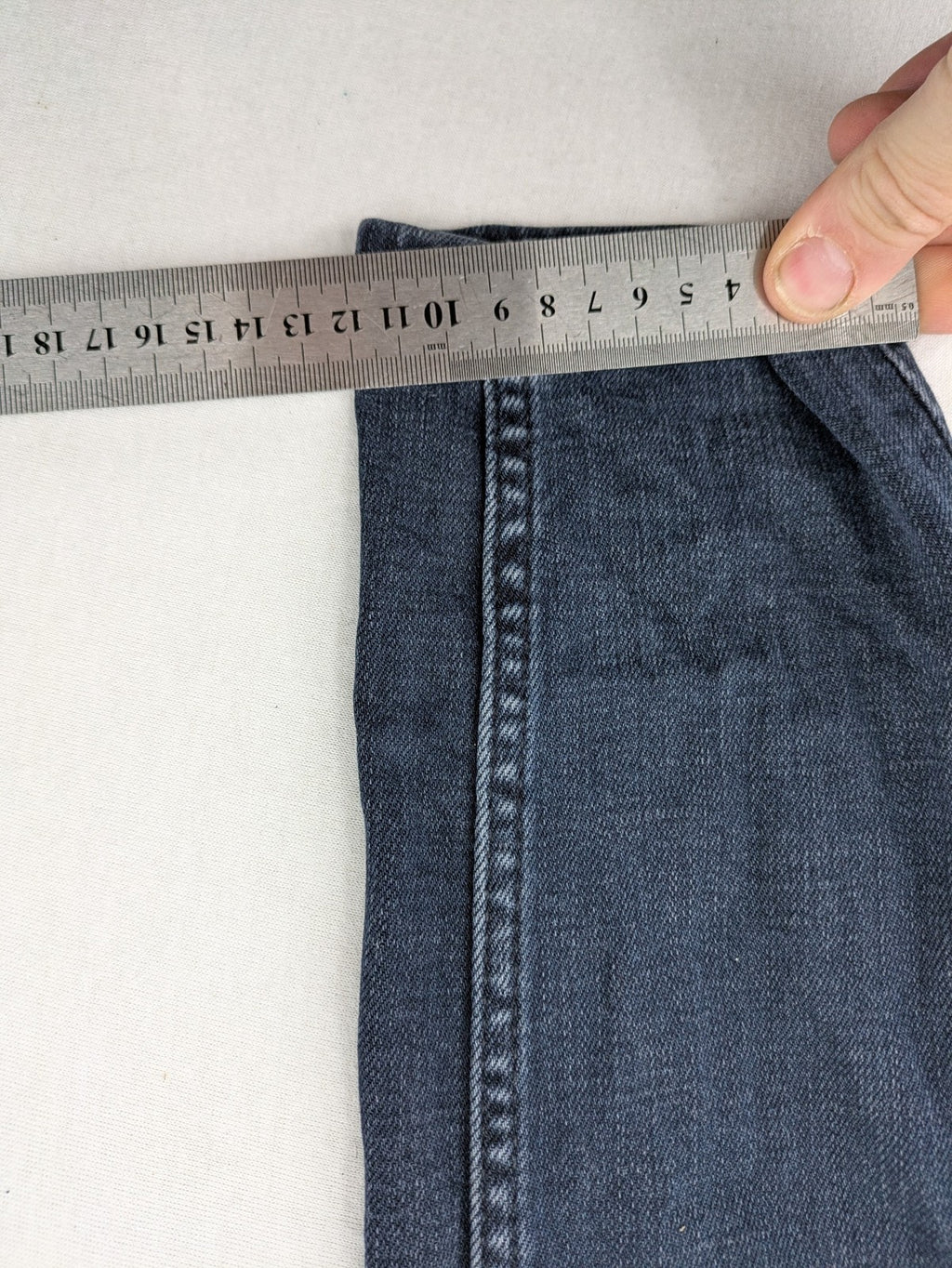 H&M blue skinny jeans high waist with classic 5-pocket design and stretch denim.
