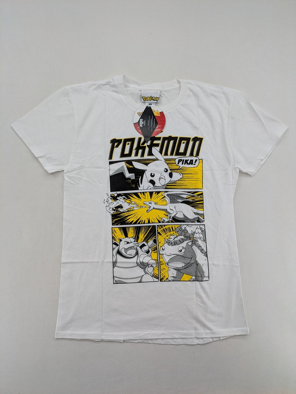 Pokémon multi graphic t-shirt featuring Pikachu, Glurak, Turtok, and Bisaflor in comic design.