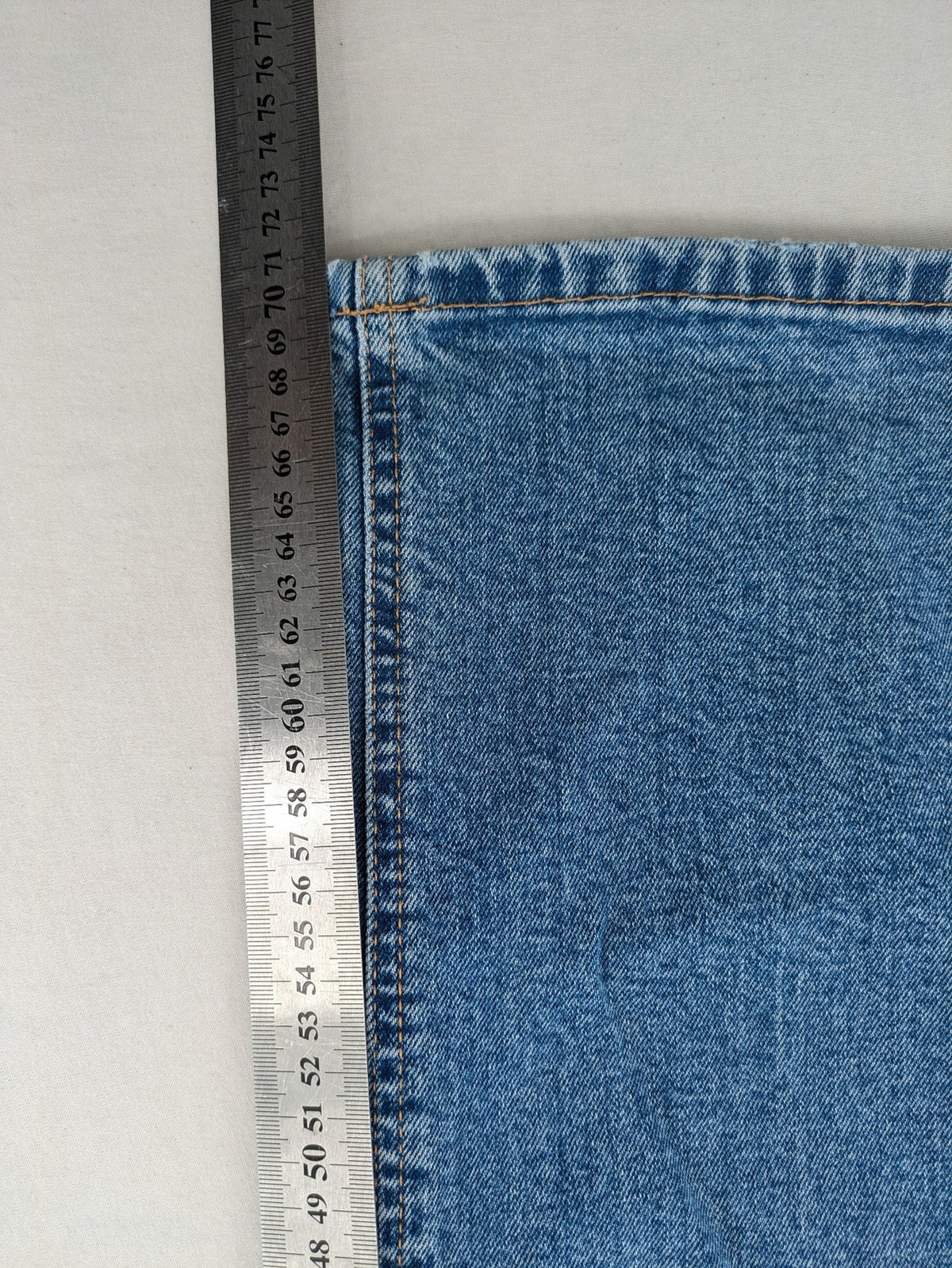 Paddock's blue straight jeans classic 5-pocket style with zipper, comfortable stretch denim.