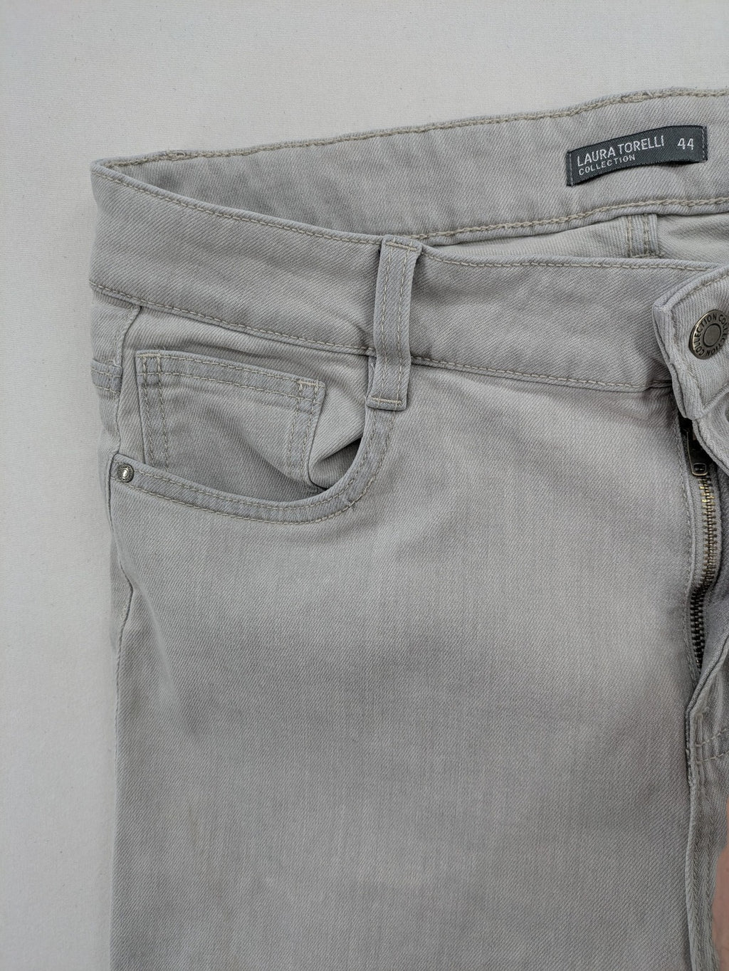 Laura Torelli grey straight jeans with classic 5-pocket design and slim fit silhouette.