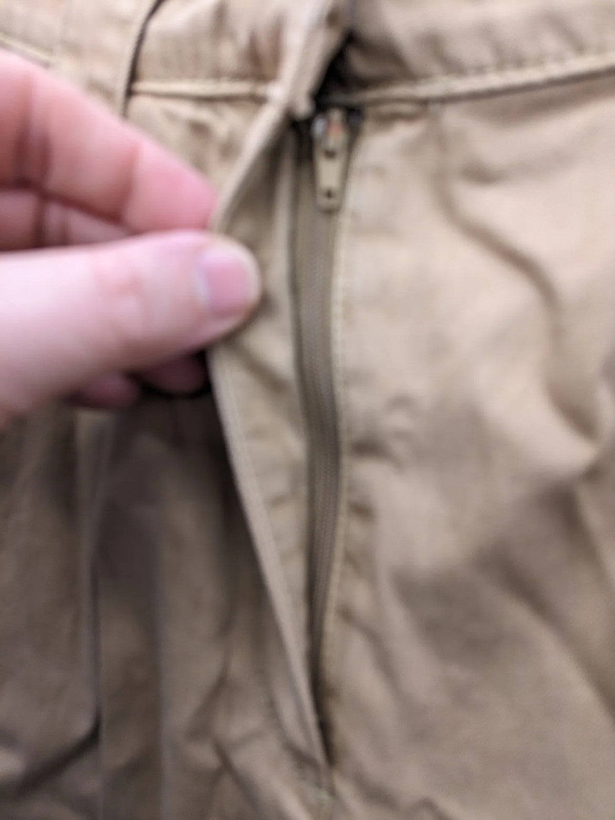 H&M beige tapered leg pants with pleats, high waist, 100% cotton, side pockets.