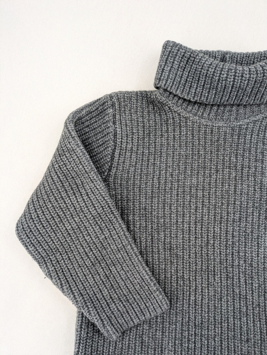 H. Leetink grey turtle neck jumper ribbed knit chunky texture