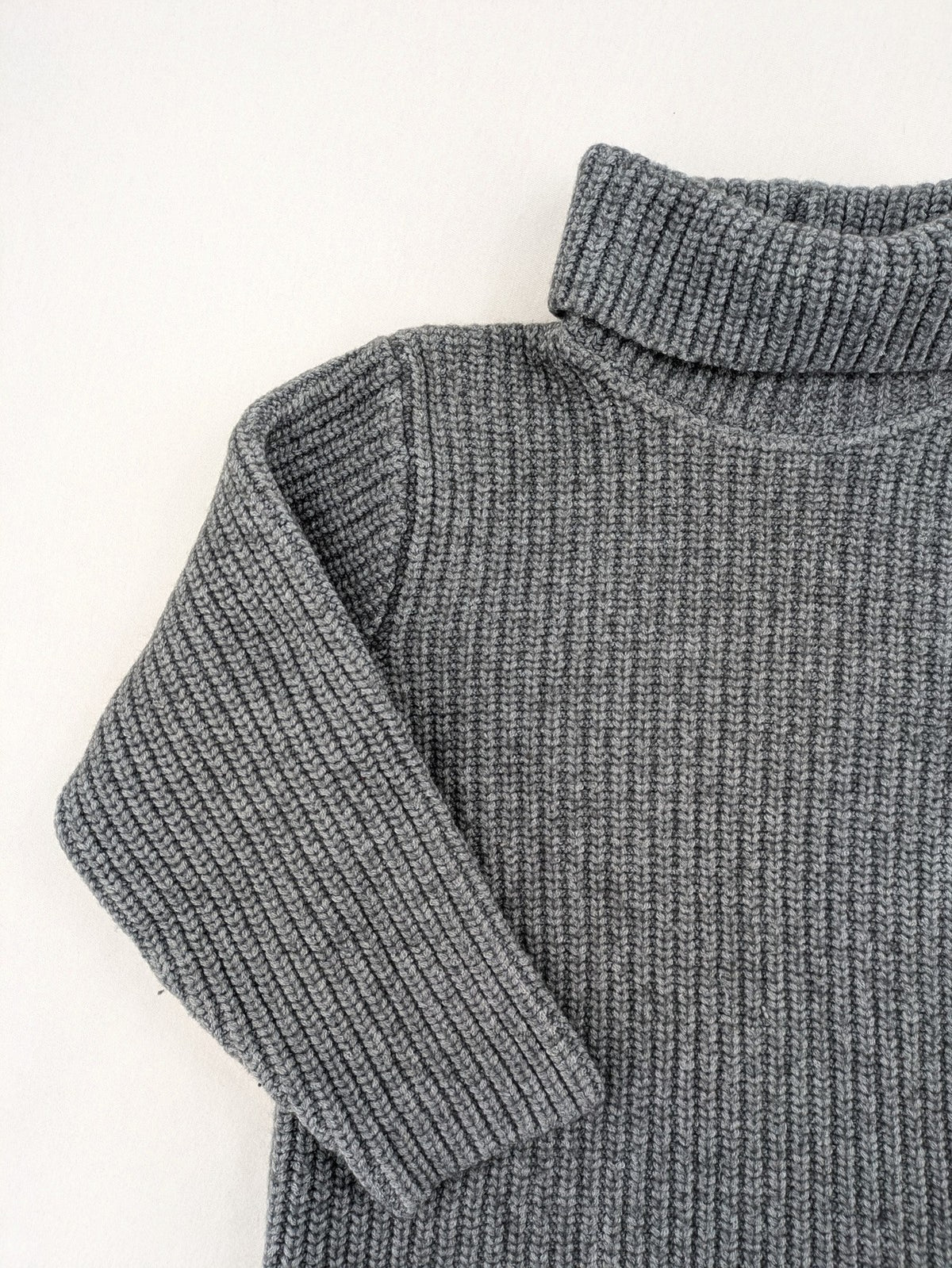 H. Leetink grey turtle neck jumper ribbed knit chunky texture