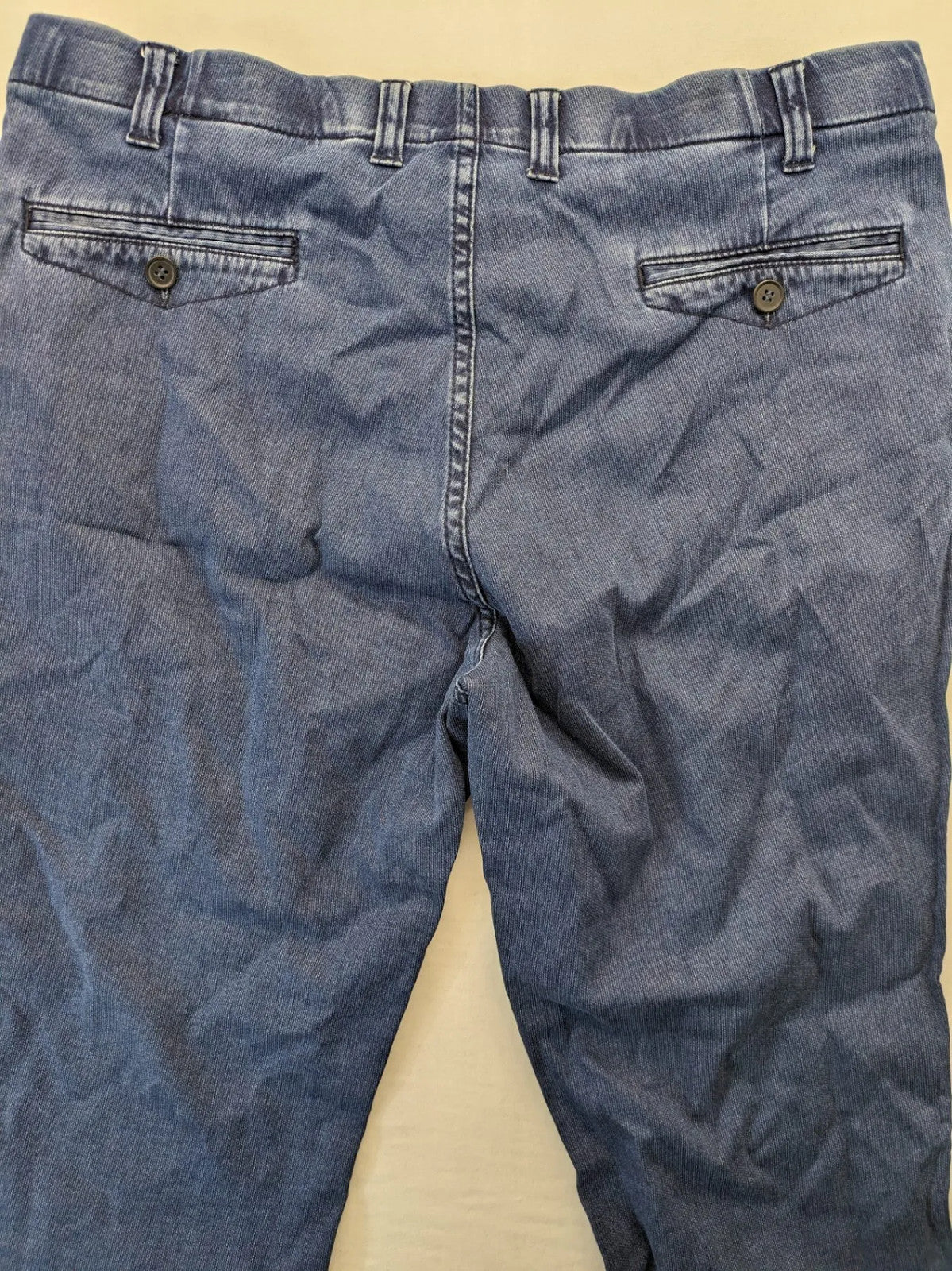 Avena blue chino pants, straight leg, cotton blend, featuring zipper and buttoned pockets.