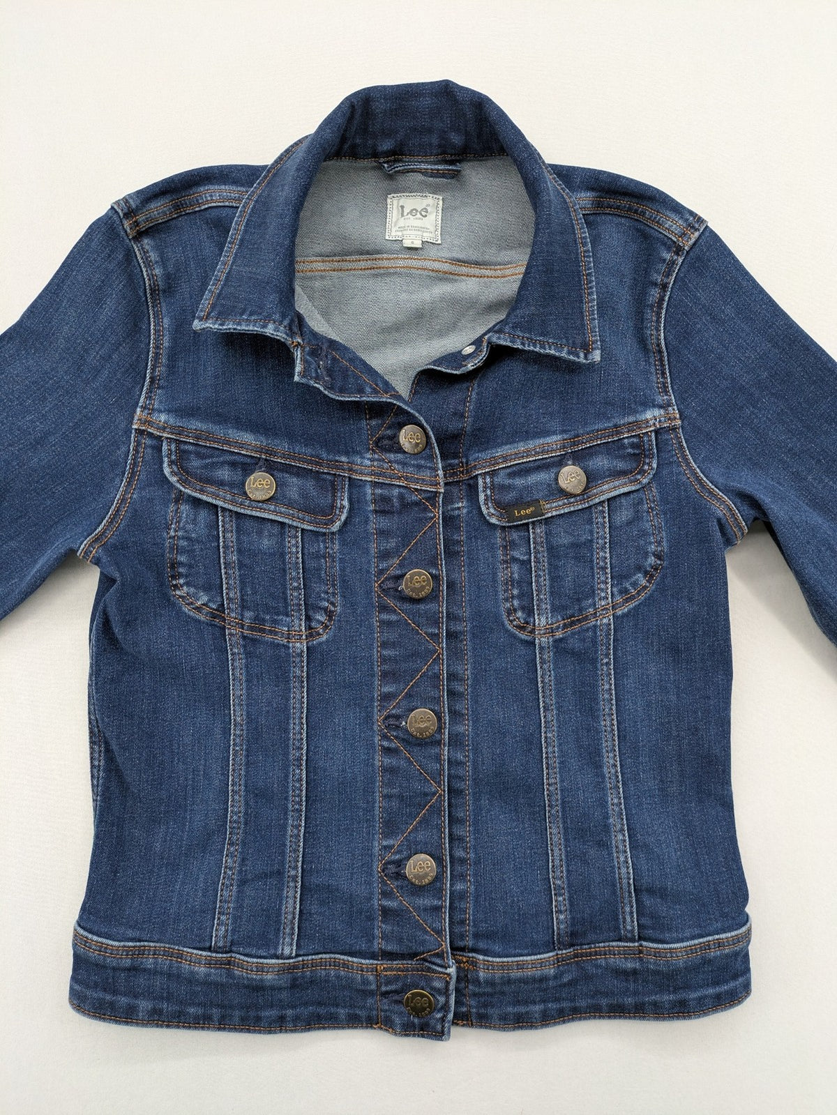 Lee blue denim jacket classic slim fit with button closure and chest pockets