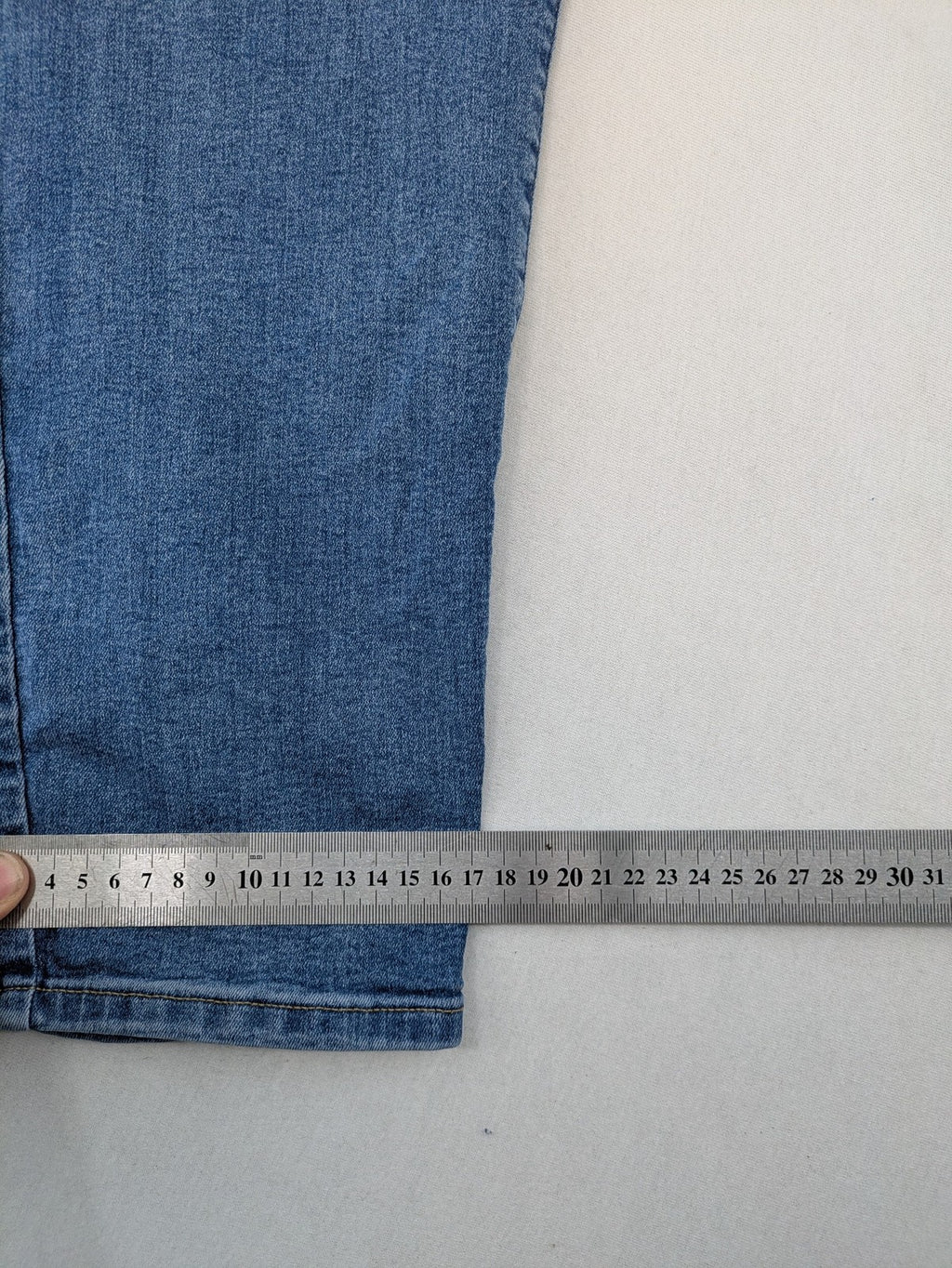 C&A blue skinny jeans with classic 5-pocket design and cotton-stretch material.