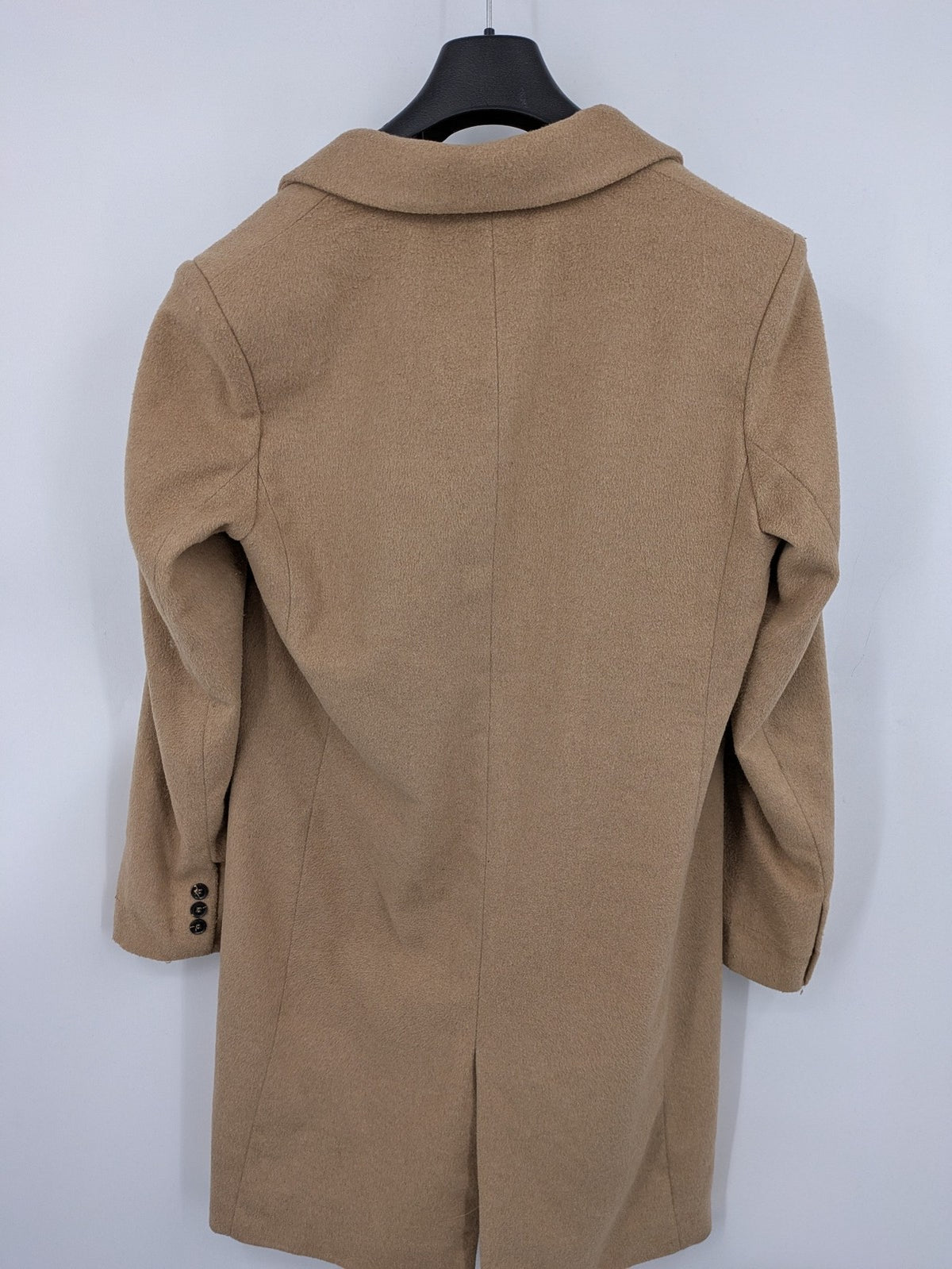 Amisu beige wool jacket single-breasted with lapel collar and two flap pockets.