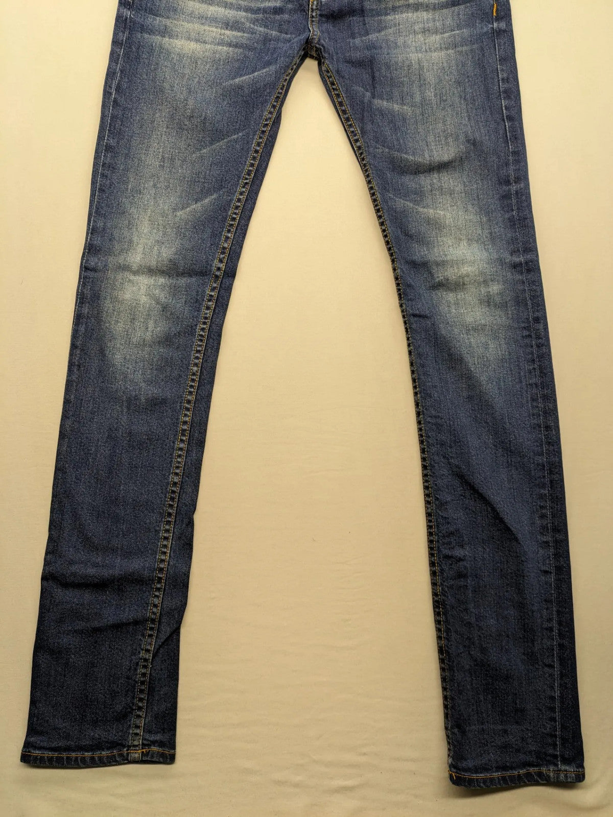 Vingino blue straight jeans medium wash 5-pocket design with zipper fly and stretch denim.