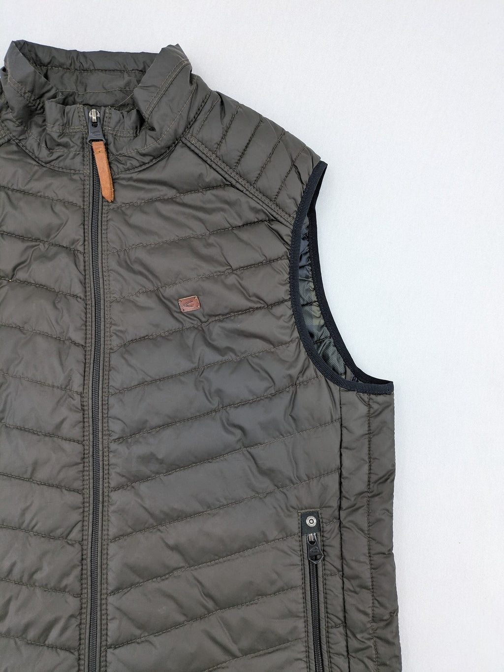 Camel Active khaki vest with full zip, quilted design, checkered lining, water-resistant.