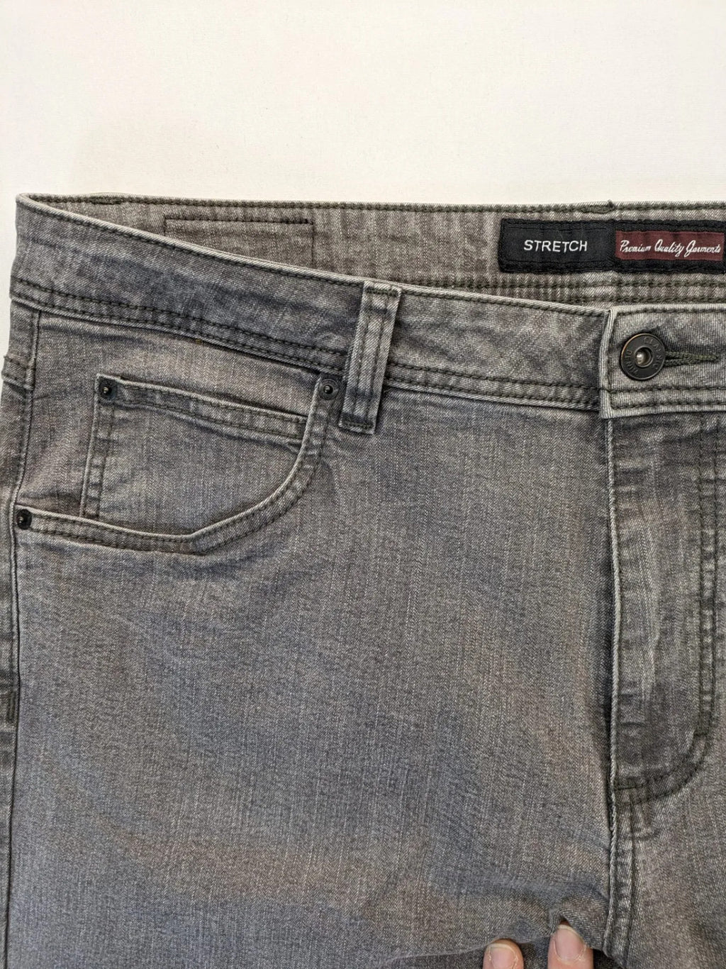 Charles Vögele grey straight leg jeans five-pocket design with zipper, stretch material.