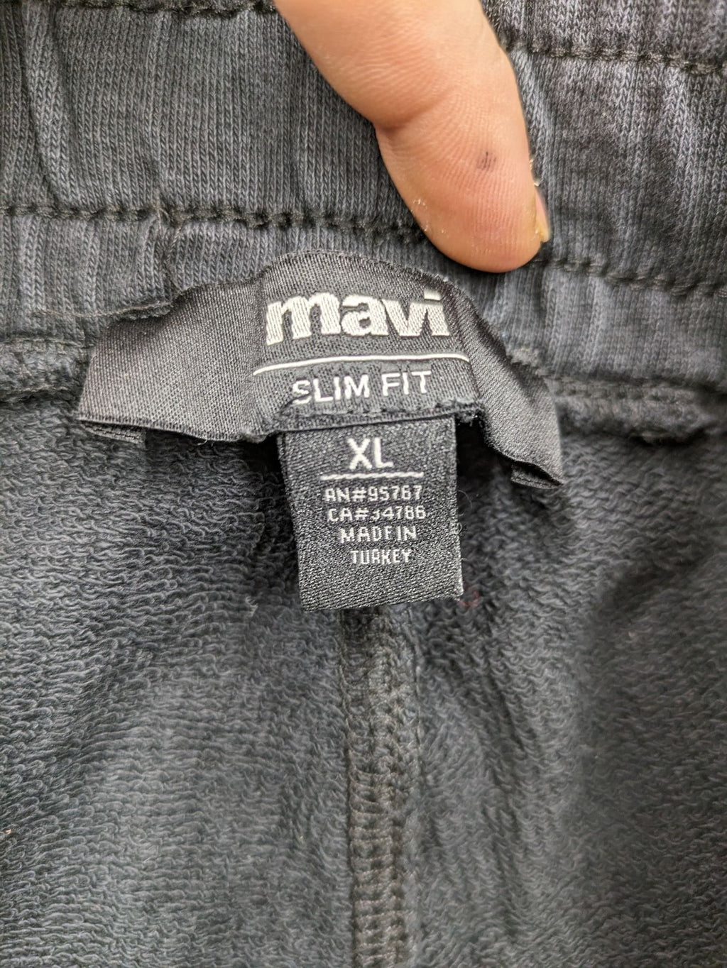 Mavi grey cargo sweat shorts slim fit with elastic drawstring and side pockets.