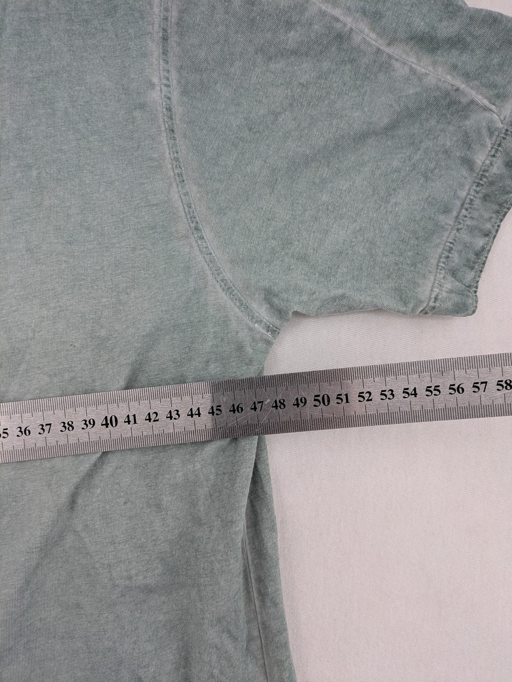 Camel Active green t-shirt with striped chest pocket and used look cotton fabric.