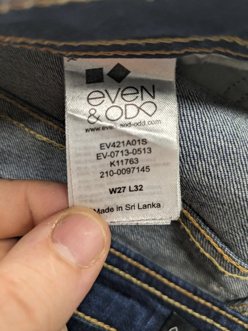 Even & Odd blue skinny jeans with five-pocket design and stretch denim material.
