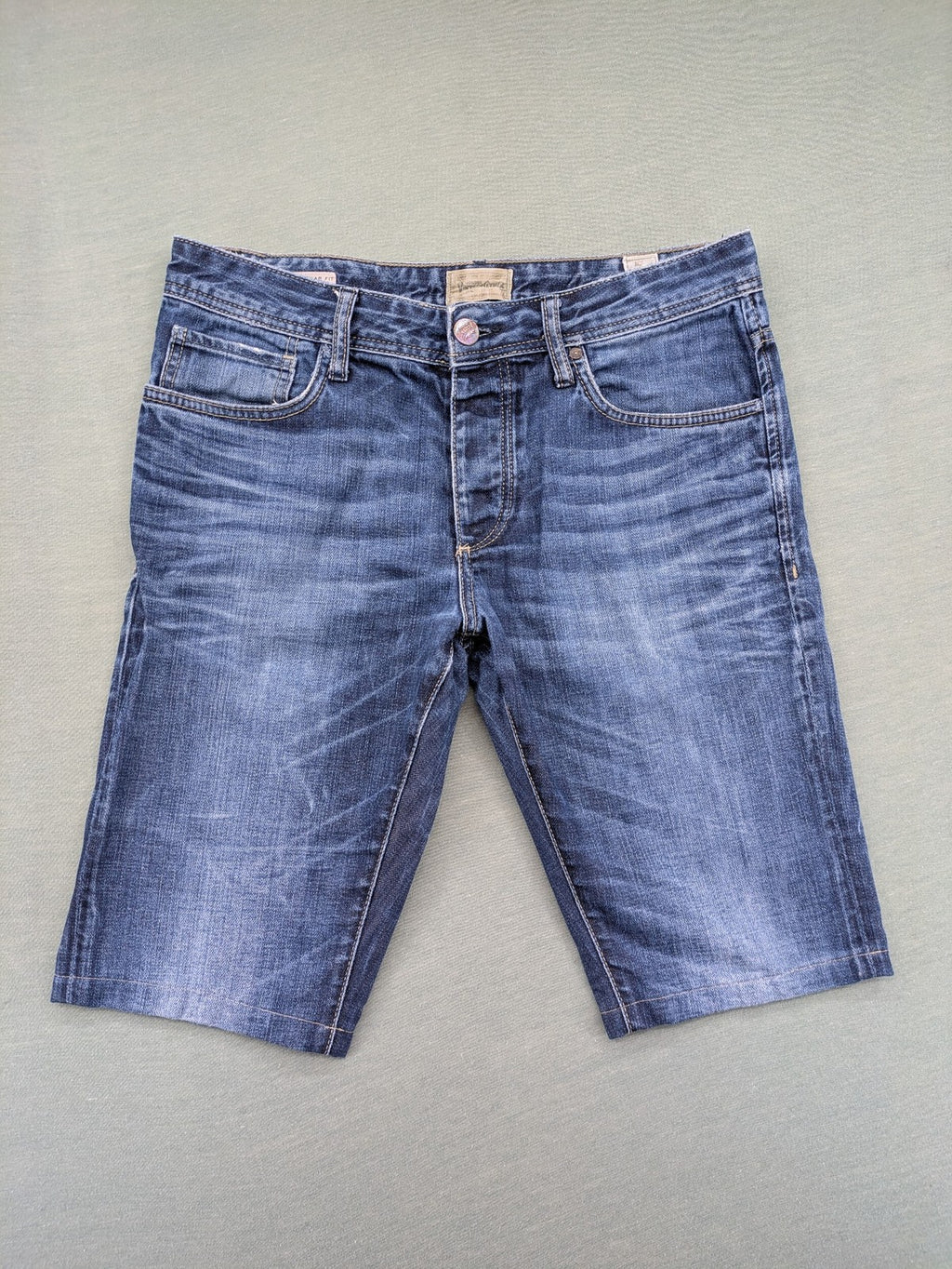Jack & Jones Vintage blue denim shorts regular fit button fly with used-look details