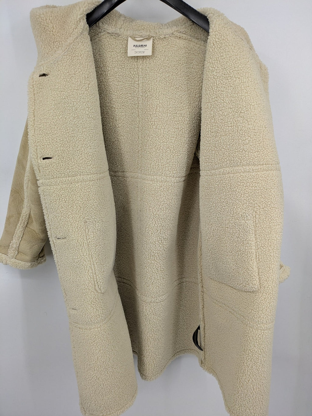 Pull&Bear beige jacket with hood, soft faux suede and plush Sherpa lining.