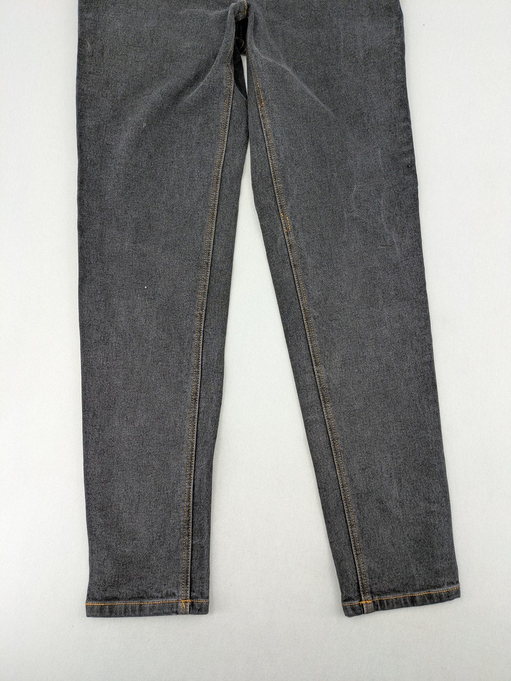 john baner grey high waist mom jeans classic 5-pocket design with contrast stitching