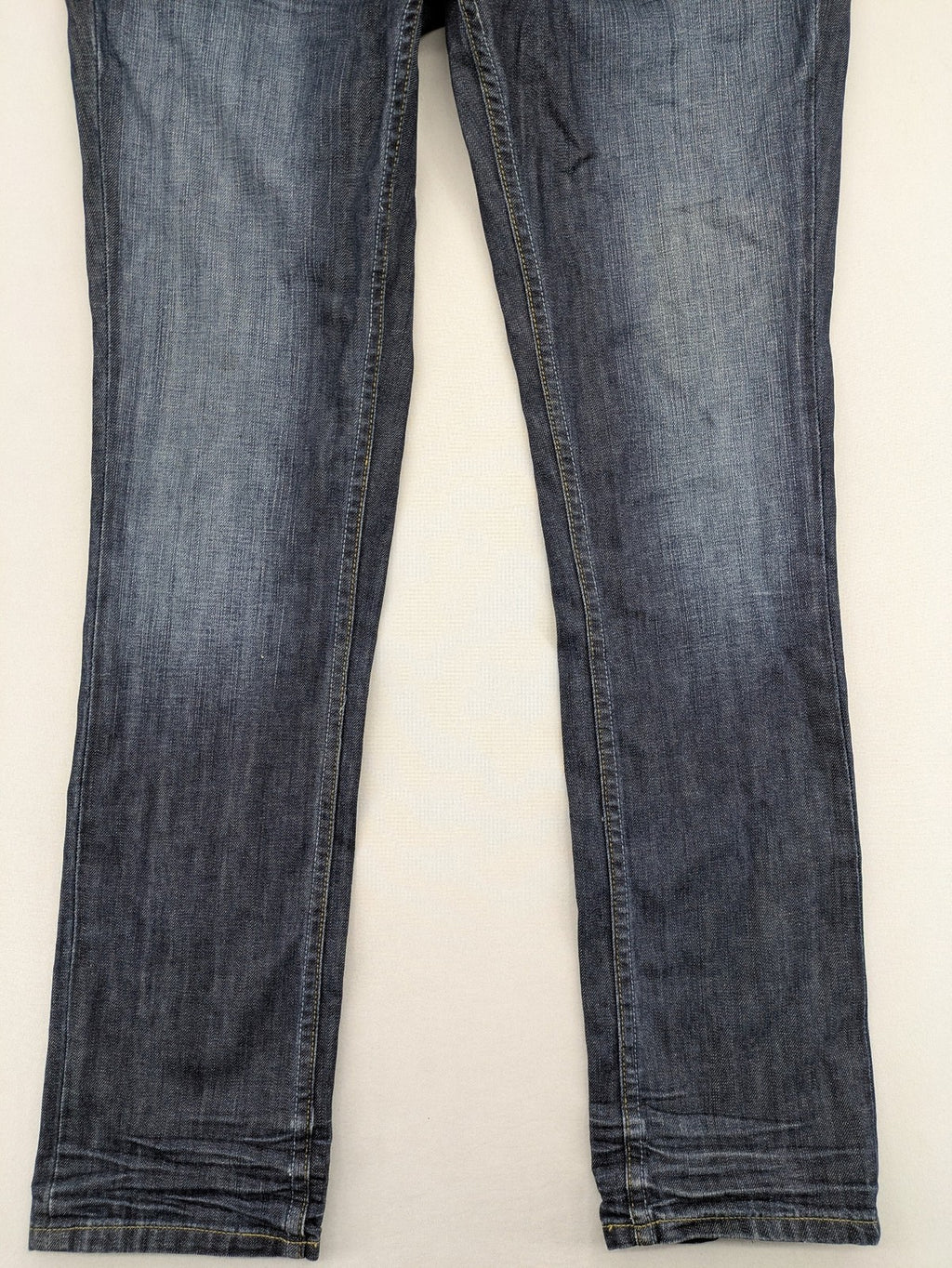 OPUS blue straight jeans Eileen with classic five-pocket design and subtle fading.