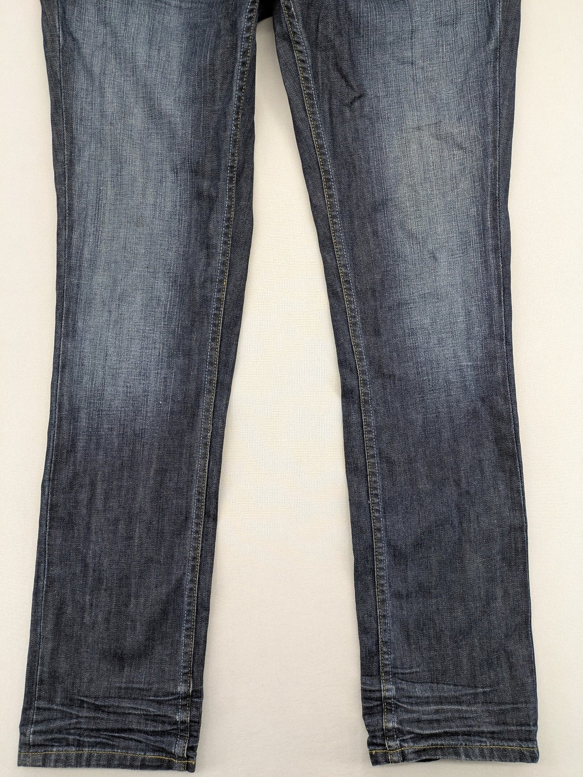 OPUS blue straight jeans Eileen with classic five-pocket design and subtle fading.