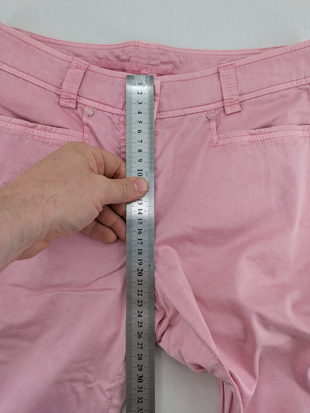 Raffaello Rossi pink pants 7/8 length with classic zip fly and soft stretch cotton.