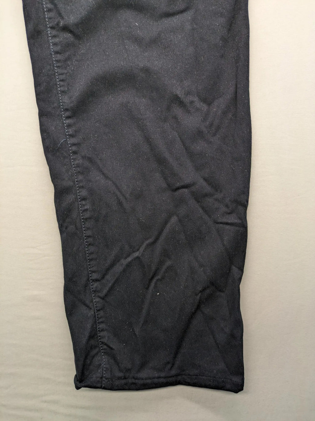 Watsons black straight jeans size 52 five-pocket design with zipper and stretch cotton.