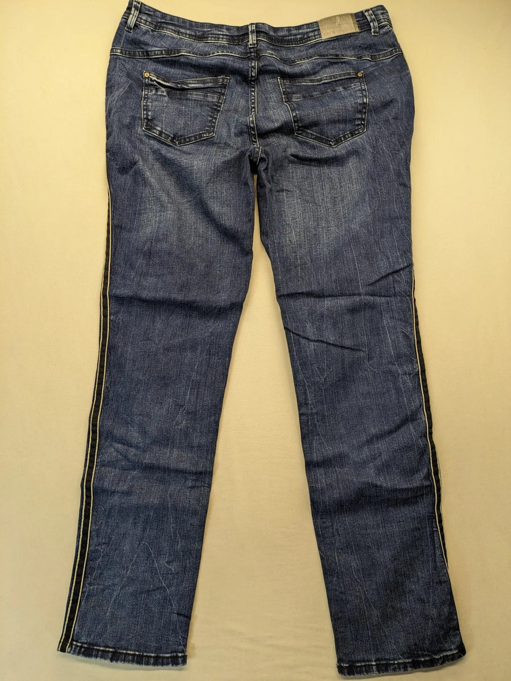 Cecil blue straight jeans with grey side stripe, five-pocket style, stretch denim.