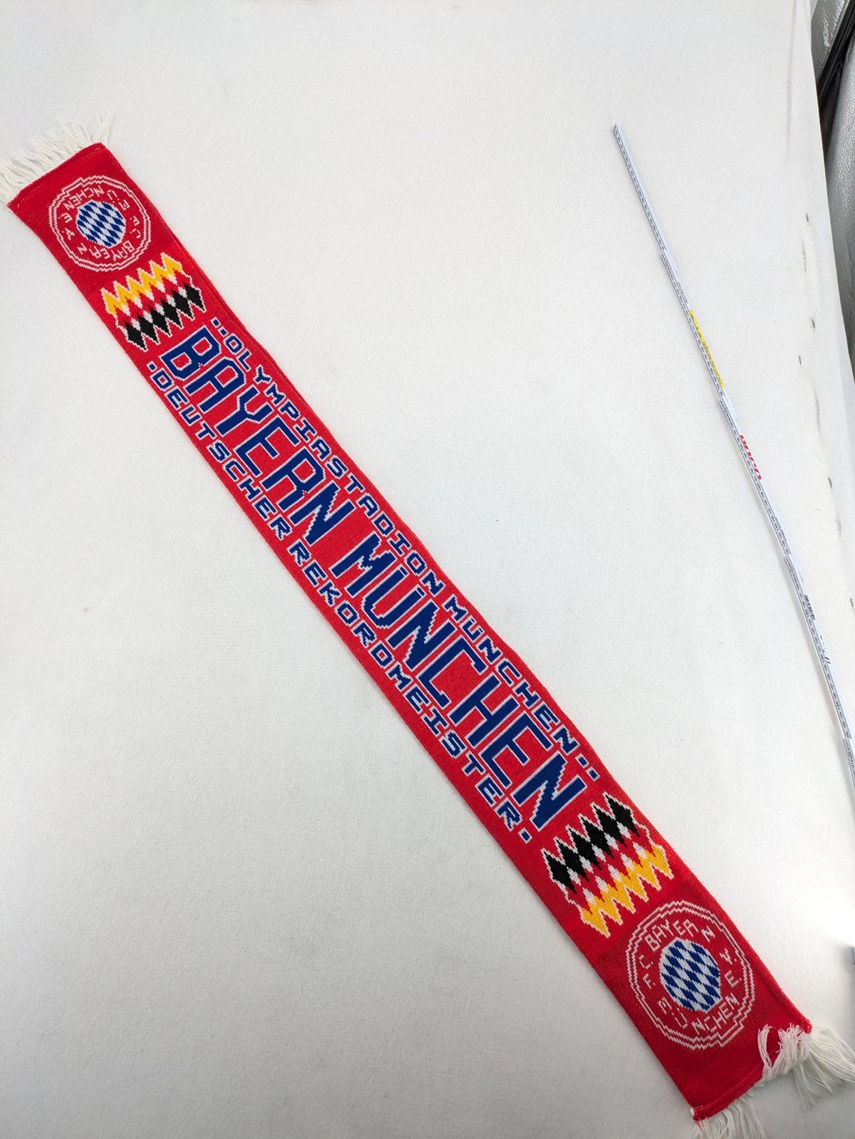 FC Bayern München vintage scarf red blue with club crest and "Deutscher Rekordmeister" text.