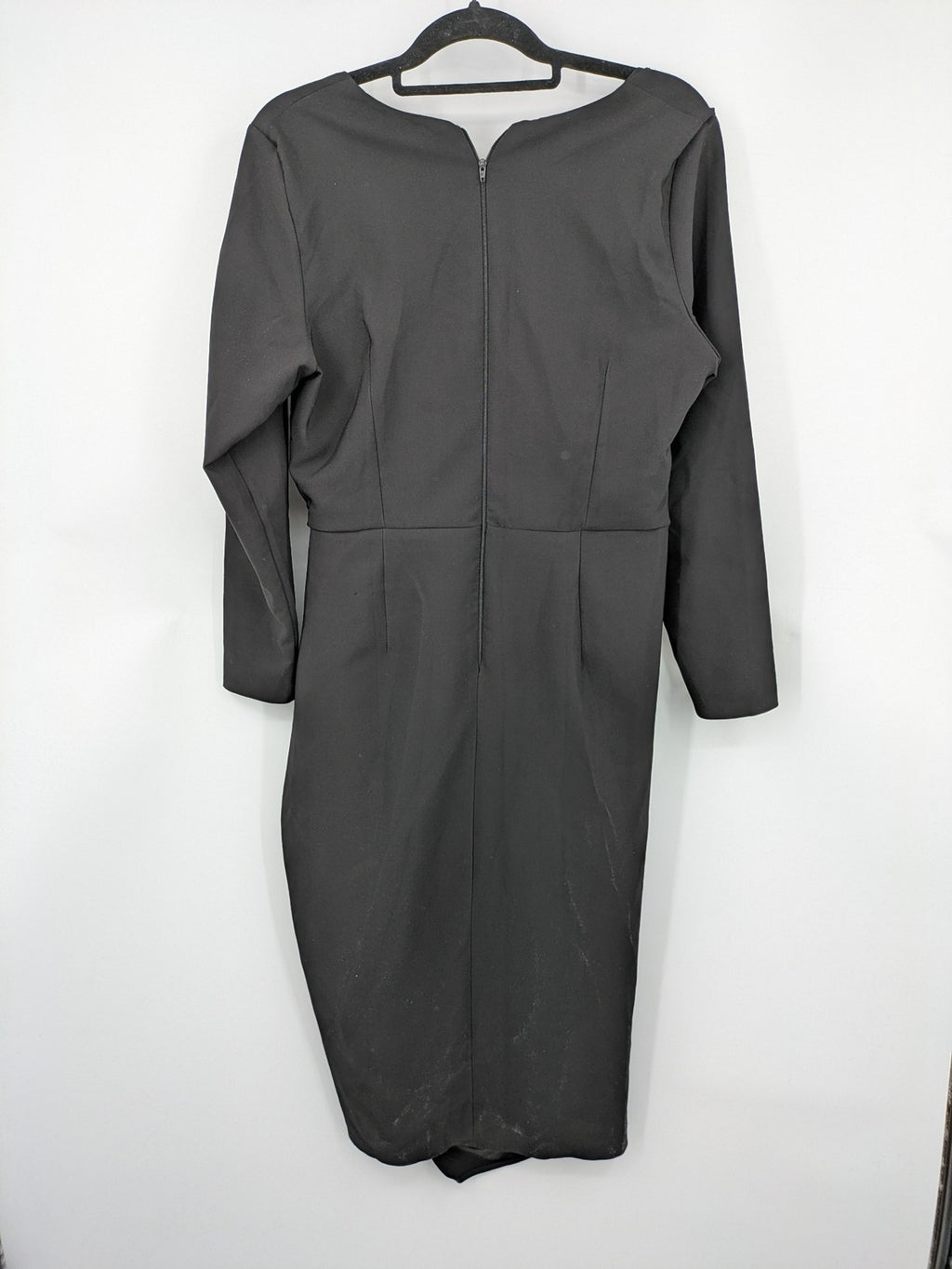 ASOS DESIGN black midikleid with square neckline and side ruching in stretch fabric.