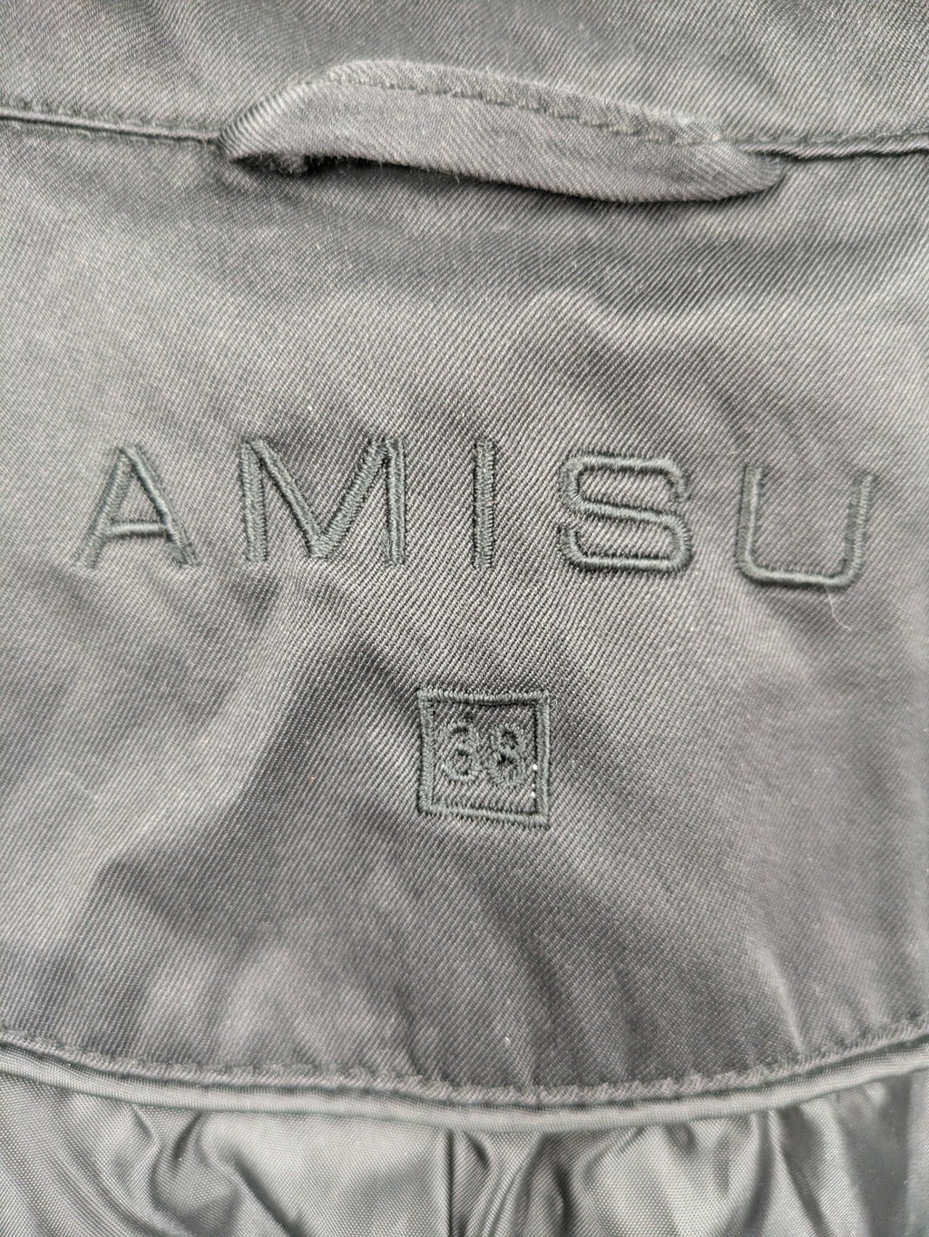 Amisu grey trench coat double-breasted design with elegant collar and belted waist.