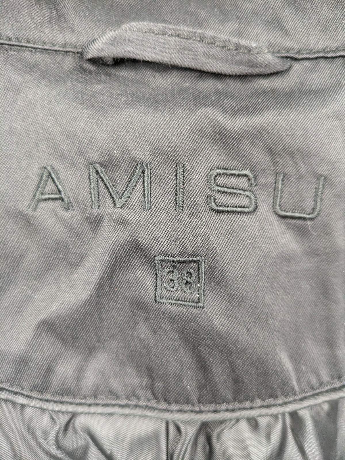 Amisu grey trench coat double-breasted design with elegant collar and belted waist.
