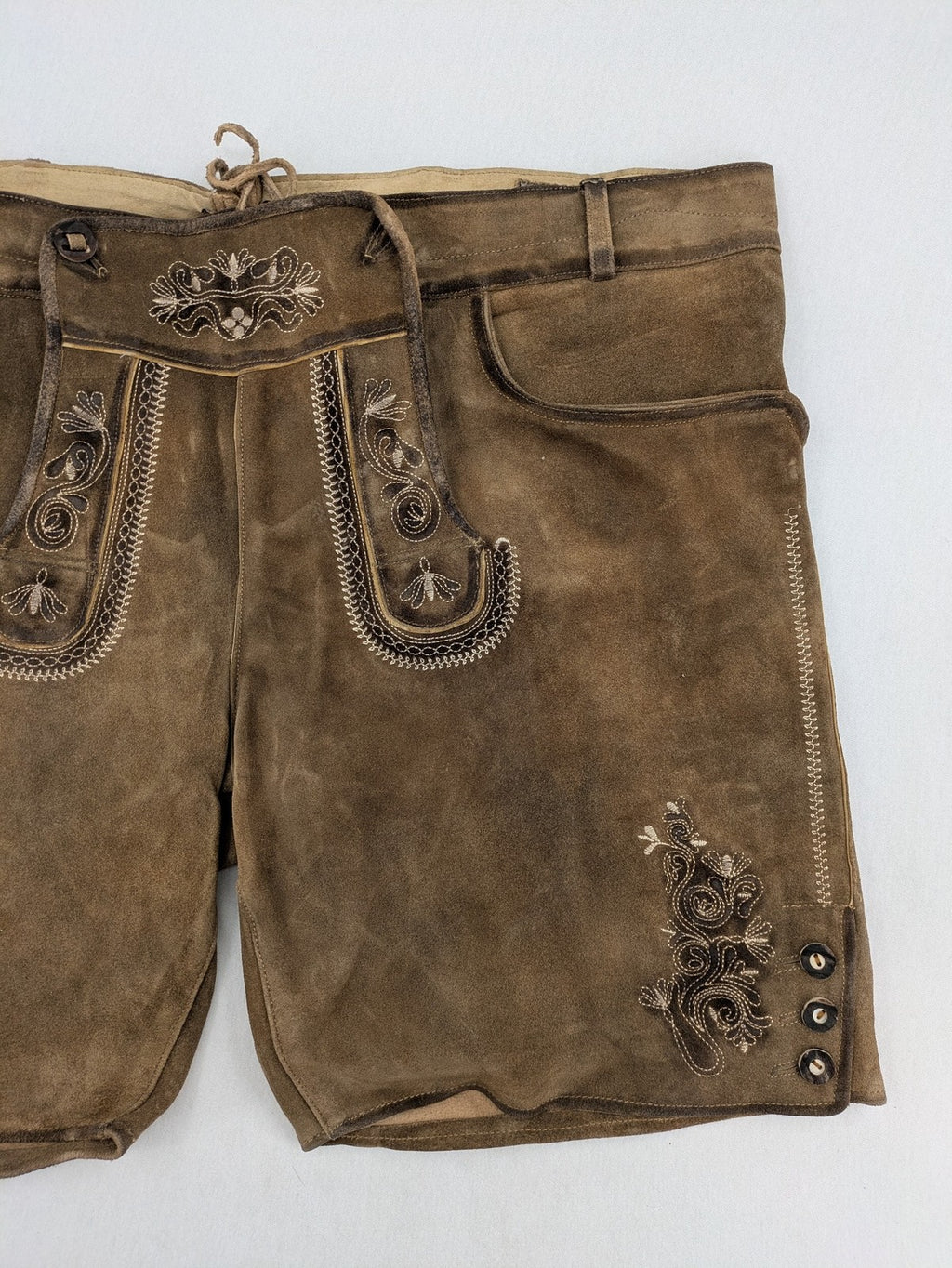 Alpenlife traditional leather pants brown with detailed embroidery and classic suspenders.