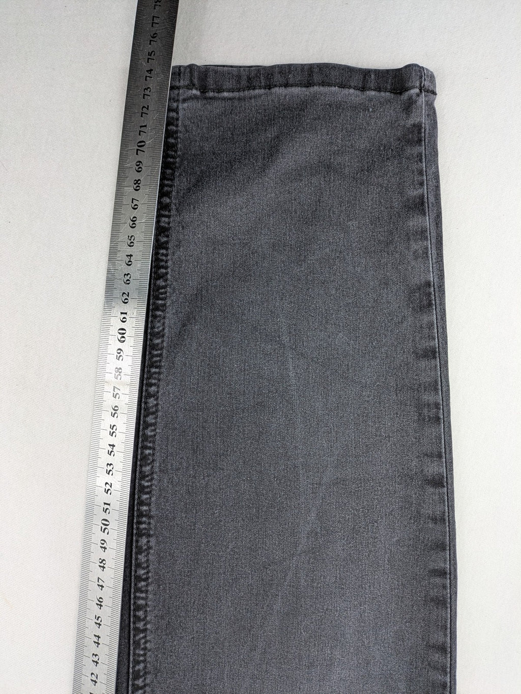 Bpc Selection grey maternity jeans, stretch denim, classic 5-pocket style, elastic waistband.