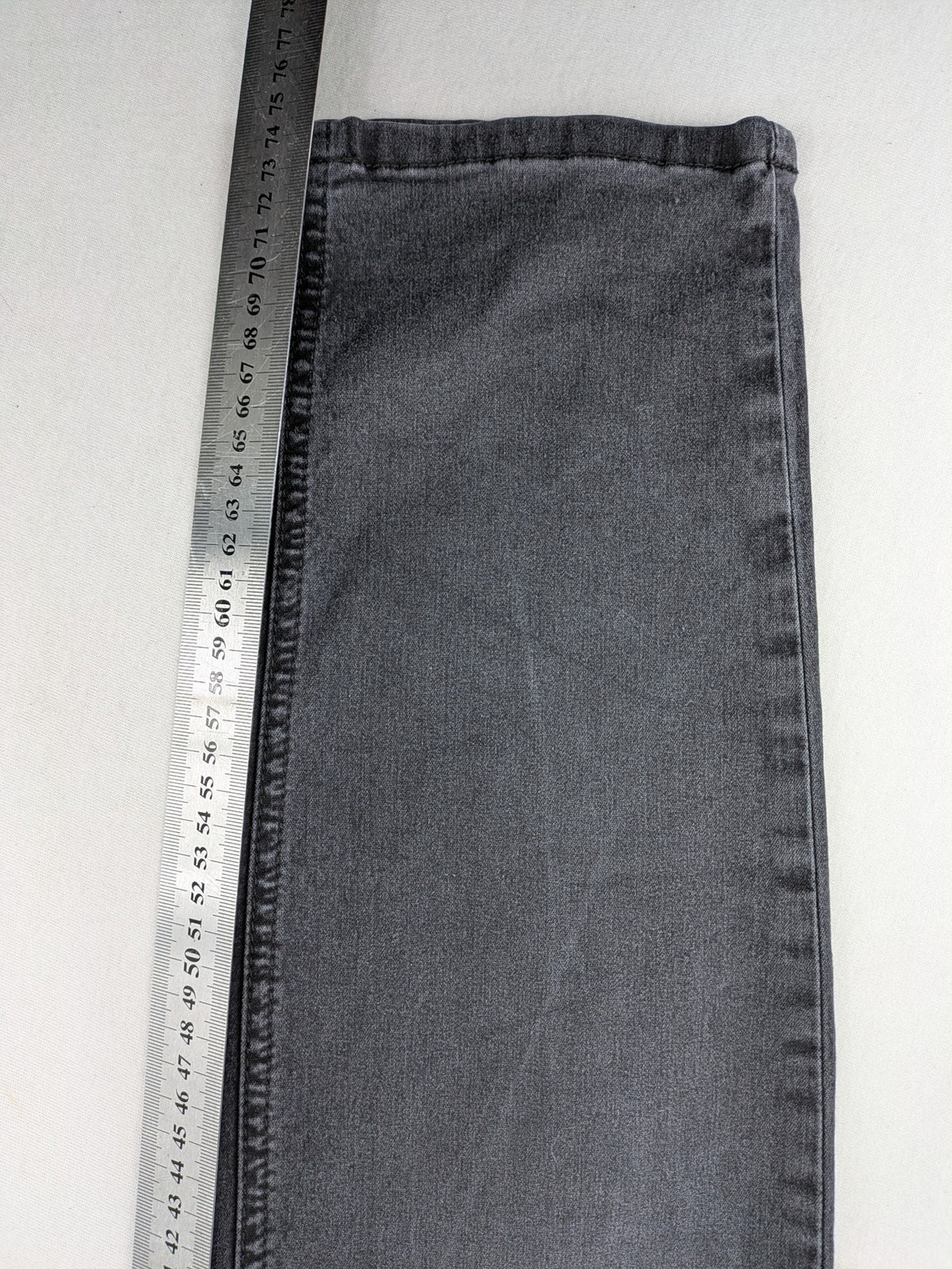 Bpc Selection grey maternity jeans, stretch denim, classic 5-pocket style, elastic waistband.