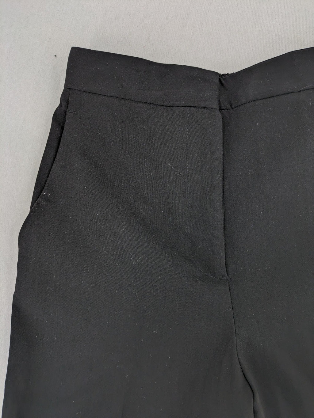 Zara black culotte pants high waist with elastic waistband and wide leg design.