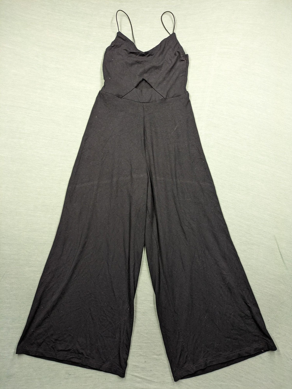Amisu black jumpsuit with wide legs, spaghetti straps, and soft viscose fabric.