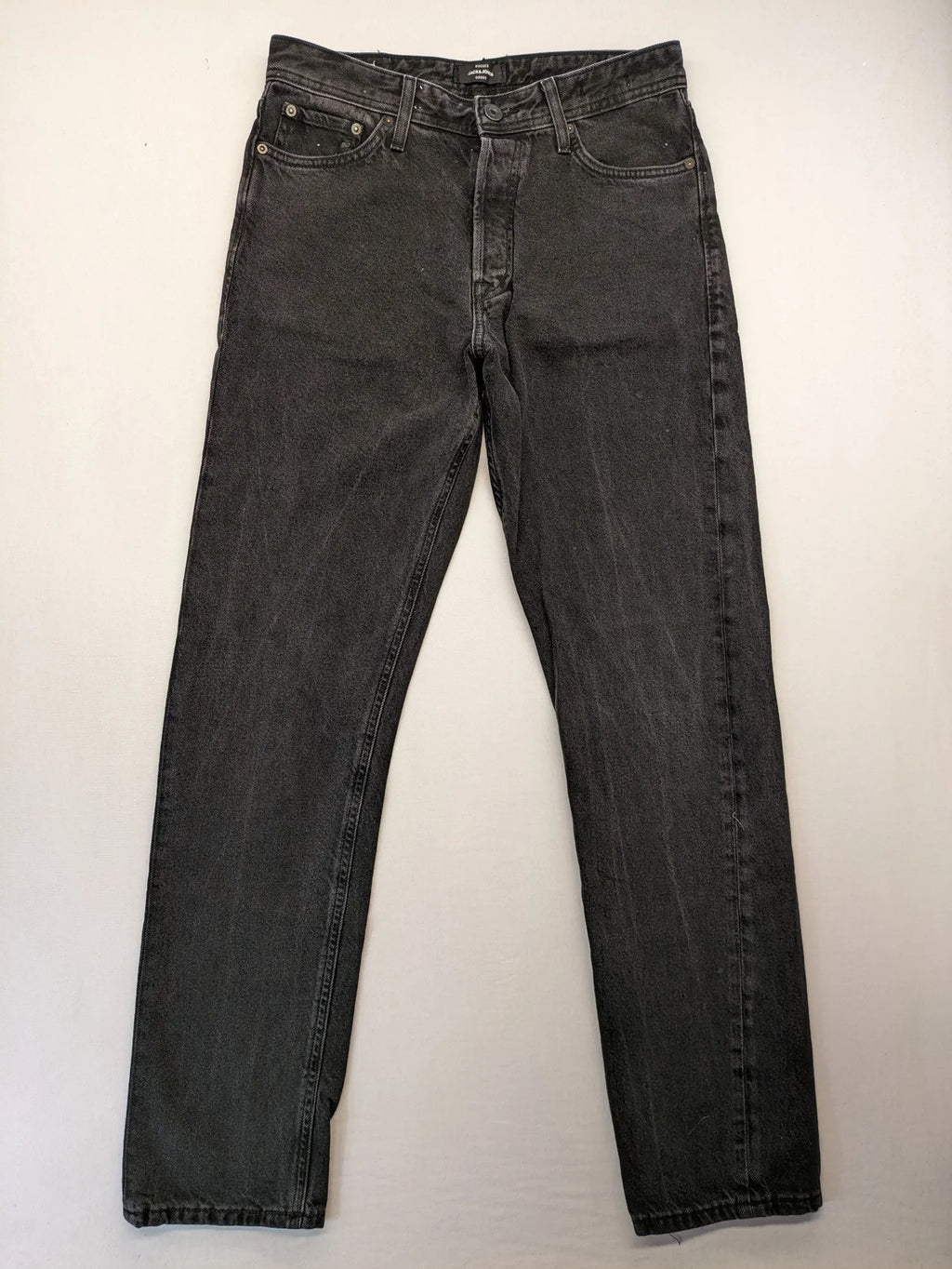 Jack & Jones grey loose fit jeans with classic button fly and 5-pocket design.