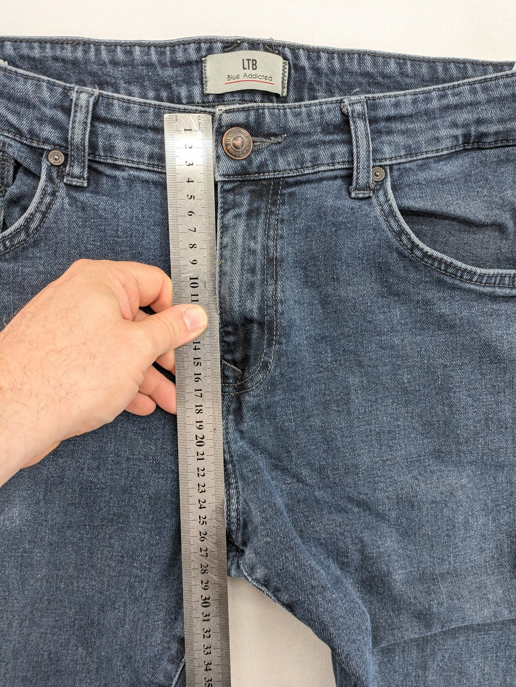 LTB blue straight jeans Joshua model with low rise slim fit and stretch denim.