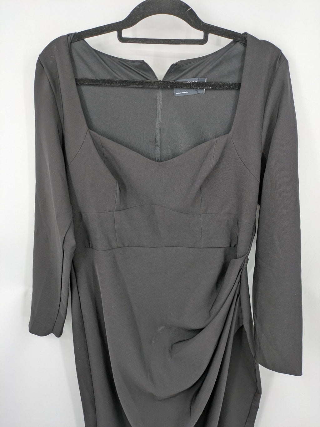 ASOS DESIGN black midikleid with square neckline and side ruching in stretch fabric.