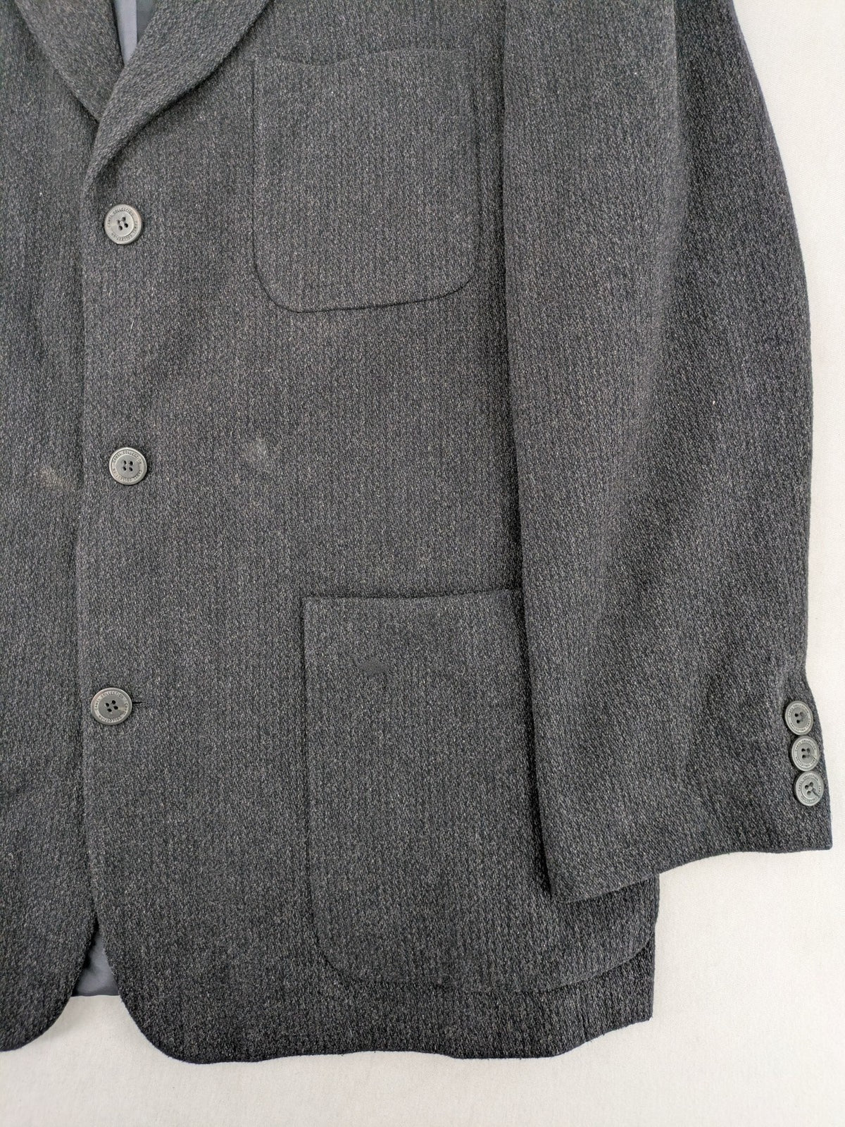 Camel Collection grey blazer three-button front with patch pockets, made from wool blend.